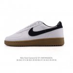 耐克烽火Nike Field General 82 Sp 低帮复古篮球鞋 这款专为烤架战士设计的运动鞋采用 1982 年经典的白 红 黑配色，采用皮革和弹道尼龙