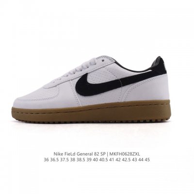 耐克烽火Nike Field General 82 Sp 低帮复古篮球鞋 这款专为烤架战士设计的运动鞋采用 1982 年经典的白 红 黑配色，采用皮革和弹道尼龙