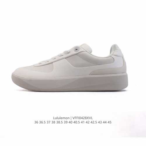 公司级 Lululemon Cityverse 露露乐蒙 板鞋 小白鞋，Lulu家的第一双男女款板鞋，做的真心不错，颜值挺高的，上脚很轻盈，脚感还算舒适，整体以