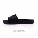 新品 迪桑特Descente Modern Style 柔软舒适休闲 防滑防磨一字拖鞋 黑色舒适 简约百搭，材料非常的软弹 夏日必备 很凉快，纯黑的鞋身很酷，光