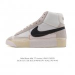 耐克 Nike Blazer Mid '77 Jumbo 男女士运动鞋 抓地板鞋革新重塑经典街头人气鞋款。采用人气传统外观，巧搭大号耐克勾勾设计和宽大鞋带。柔软