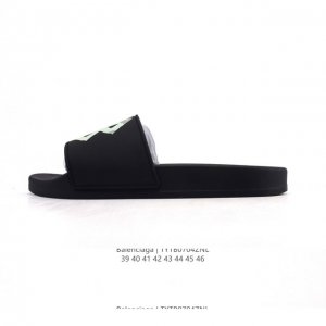 公司级 Balenciaga 巴黎世家拖鞋 家居休闲拖鞋 沙滩拖鞋 男鞋广东原产，采用Pu高密度防滑橡胶鞋底及3D立体Tpu光泽上盖材质，配置正确包装物及灰色天