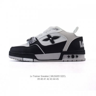 lv Skate Sneaker 路易威登 2025年新款运动板鞋 蛇年限定 春夏秀场初次亮相，此次以粒面牛皮革焕新呈现。加垫鞋领和鞋舌援引滑板鞋设计，科技鞋带