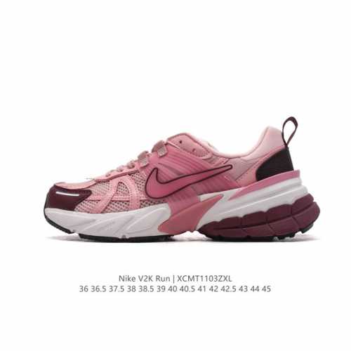 Nike 耐克 V2K Run 减震防滑 复古低帮运动跑步鞋 超火复古跑鞋，采用太空革组合呼吸网眼布鞋面材质，搭载正确4层组合底模，嵌入TPU加固稳定模块,双层