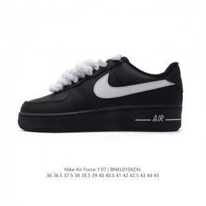 耐克 Nike Air Force 1 '07 Low 空军一号含气垫 小白鞋 低帮百搭厚底增高休闲运动板鞋。柔软、弹性十足的缓震性能和出色的中底设计，横跨复古