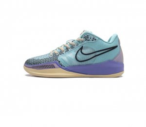 Wnba 球星sabrina Ionescu 的签名鞋nike Sabrina 1 篮球鞋正式发布 这双鞋定位是中性 并不限定于女子款式 低帮设计 鞋面材质选取