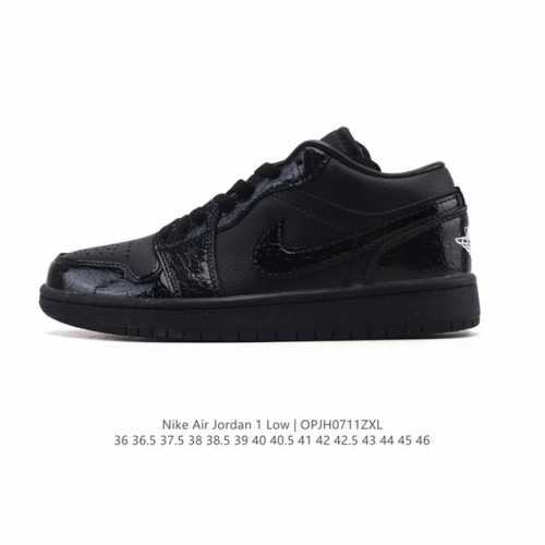 公司级 头层皮 耐克 乔丹Air Jordan 1 Low Aj1 乔1 乔丹1代Aj1 低帮复古文化休闲运动篮球鞋。从1985 年面世的元年款汲取设计灵感，采