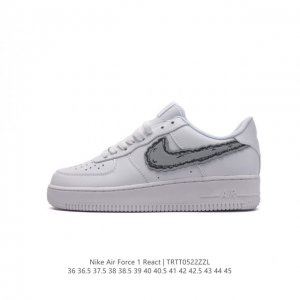 耐克 Nike Air Force 1 '07 Low 空军一号含气垫 低帮百搭厚底增高休闲运动板鞋。柔软、弹性十足的缓震性能和出色的中底设计，横跨复古与现代的