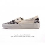 万斯 Vans Og Oid Skool百搭休闲低帮运动滑板鞋 。其实Style 36就是现在风靡潮流的Vans鞋款Old Skool的Og版本。历经岁月洗礼的