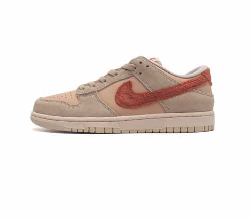 真标 耐克 Nike Dunk Low Terry Swoosh 火星石运动滑板鞋 火星石的配色方案 采用翻滚皮革鞋面 搭配翻毛皮覆面和网眼布鞋舌 地毯般的毛巾