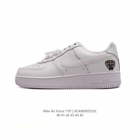 耐克 Nike Air Force 1 '07 Low 空军一号含气垫 低帮百搭厚底增高休闲运动板鞋。柔软、弹性十足的缓震性能和出色的中底设计，横跨复古与现代的 - 点击图像关闭