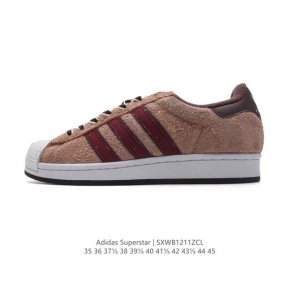 阿迪达斯 新款 Adidas Superstar 三叶草 经典贝壳头系列 新款休闲板鞋潮流男女士运动鞋 。鞋面柔软皮革材质 标志性的贝壳鞋头，锯齿三条纹，简约的