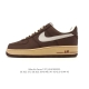 耐克 Nike Air Force 1 '07 Low 空军一号含气垫 低帮百搭厚底增高休闲运动板鞋。柔软、弹性十足的缓震性能和出色的中底设计，横跨复古与现代的