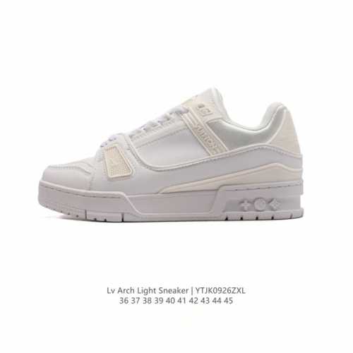 路易威登Louis Vuitton LV路易威登板鞋 时尚厚底增高运动鞋 潮男女鞋 舒适防滑底和百搭性霸屏整个时尚娱乐圈，细节调整完美主义！鞋面采用专柜ZP一致