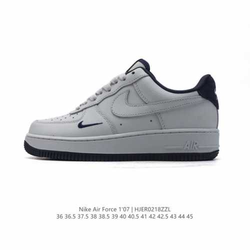 耐克Nike Air Force 1 Low 空军一号 Af1 小白鞋 低帮百搭厚底增高休闲运动板鞋。柔软、弹性十足的缓震性能和出色的中底设计，横跨复古与现代的