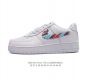 耐克 Nike Air Force 1 '07 Low 空军一号含气垫 低帮百搭厚底增高休闲运动板鞋。柔软、弹性十足的缓震性能和出色的中底设计，横跨复古与现代的