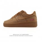 真标 耐克 Nike Air Force 1 '07 Low 空军一号含气垫 小白鞋 低帮百搭厚底增高休闲运动板鞋。柔软、弹性十足的缓震性能和出色的中底设计，横
