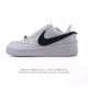 耐克 空军一号 Af1 低帮休闲板鞋 Ambush X Nk Air Force 7 Low Sp 空军一号联名标志性的Swoosh延伸至鞋跟之外，鞋舌和鞋垫上