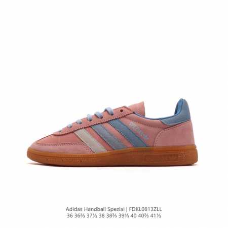 阿迪达斯 Adidas Handball Spezial 低帮三叶草学院风复古休闲板鞋 德训鞋 橡胶底柔软皮革经典运动鞋板鞋。圆头、缝合拼接设计、正面绑带、鞋舌 - 点击图像关闭