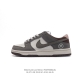 耐克 Nike Sb Dunk Low Pro 男女同款运动鞋复古板鞋，尽情迈步，彰显个性风采。采用柔软皮革鞋面，经久耐穿，塑就如元年款 Dunk 般的复古质感