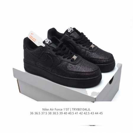 耐克 Nike Air Force 1 '07 Low 空军一号含气垫 小白鞋 低帮百搭厚底增高休闲运动板鞋。柔软、弹性十足的缓震性能和出色的中底设计，横跨复古 - 点击图像关闭