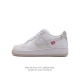 耐克 Nike Air Force 1 '07 Low 空军一号含气垫 低帮百搭厚底增高休闲运动板鞋。柔软、弹性十足的缓震性能和出色的中底设计，横跨复古与现代的