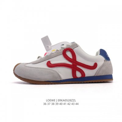 loewe 罗意威 Ballet Runner 皮革织物拼接 简约圆头 系带 低帮 运动休闲鞋这双鞋是Loewe新发布的Ballet Runner 2.0 被誉