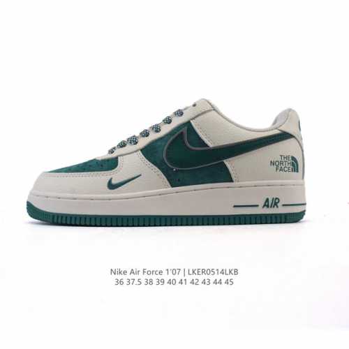 耐克 Nike Air Force 1 '07 Low 空军一号含气垫 低帮百搭厚底增高 小白鞋 休闲运动板鞋。柔软、弹性十足的缓震性能和出色的中底设计，横跨复