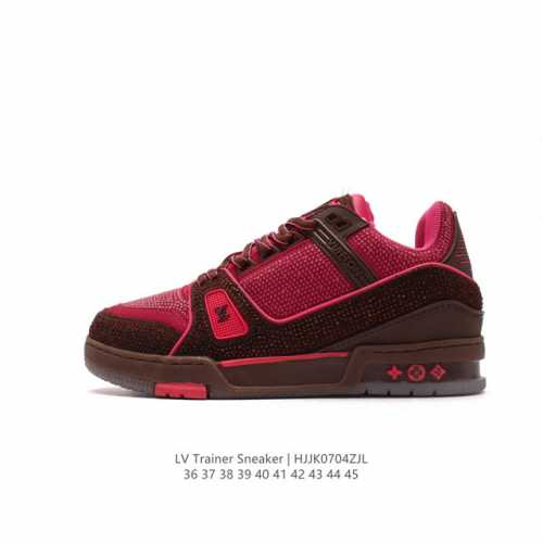 路易威登 满钻 Louis Vuitton LV路易威登板鞋 时尚运动鞋 潮厚底增高休闲鞋。舒适防滑底和百搭性霸屏整个时尚娱乐圈，细节调整完美主义！致TPR光泽