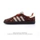 真标 阿迪达斯 德训鞋 Adidas Originals Samba Og Shoes 经典运动鞋小白鞋 T头鞋 豹纹男女鞋 彰显休闲摩登风情的时尚经典鞋。它诞