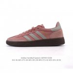 阿迪达斯 Adidas Handball Spezial 低帮三叶草学院风复古休闲板鞋 德训鞋 橡胶底柔软皮革经典运动鞋板鞋。圆头、缝合拼接设计、正面绑带、鞋舌