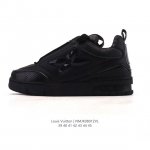 公司级 Lv Skate Sneaker 路易威登 2025年新款运动板鞋 蛇年限定 春夏秀场初次亮相，此次以粒面牛皮革焕新呈现。加垫鞋领和鞋舌援引滑板鞋设计，