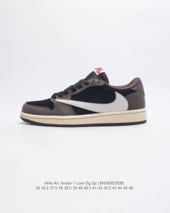 耐克运动鞋 Nike Air Jordan 1 Low Og Sp 倒勾 低帮篮球鞋 Aj1 乔丹1代 Aj1 乔1 反向脚趾复古运动鞋 亮点之处在于鞋侧的倒置