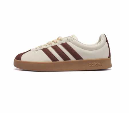 Adidas T头鞋 阿迪达斯 Vl Court Shoes 运动休闲板鞋小白鞋 这款t形鞋头运动鞋,力求无论球场或街头,皆显耀眼出众 采用绒面革和牛皮革鞋面, - 点击图像关闭