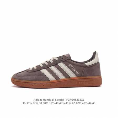 阿迪达斯 Adidas Handball Spezial 三叶草学院风复古休闲板鞋 德训鞋 橡胶底柔软皮革经典运动鞋板鞋。圆头、缝合拼接设计、正面绑带、鞋舌部位 - 点击图像关闭