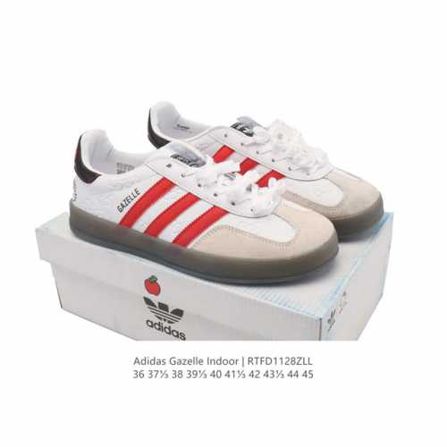 阿迪达斯 Adidas Originals Gazelle Indoor复古三叶草防滑透明橡胶板鞋经典运动鞋。这款经典鞋,忠于原版设计,缀撞色三条纹和鞋跟饰片。