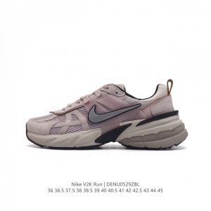 Nike 耐克 V2K Run 减震防滑 复古低帮跑步鞋 超火复古跑鞋，采用太空革组合呼吸网眼布鞋面材质，搭载正确4层组合底模，嵌入tpu加固稳定模块,双层md