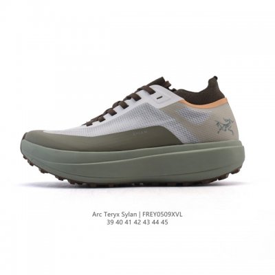 公司级 始祖鸟 Arc’Teryx 男鞋 Sylan系列 轻量透气舒适山地越野跑鞋户外徒步运动鞋。Arc’Teryx鞋新生，户外新征程。Sylan：速度与技术的