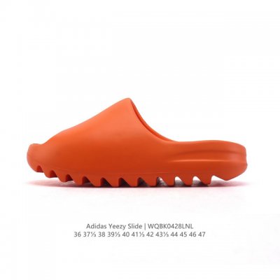 阿迪达斯 Adidas Yeezy Slide 经典运动拖鞋时尚厚底增高男女一字拖鞋 防滑锯齿鞋底。Yeezy Slide椰子拖鞋的外观十分吸引人，融合了舒适与