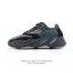150 阿迪达斯（Adidas） Yeezy Boost 椰子 700 限量3M休闲运动跑步鞋复古厚底增高老爹鞋。鞋面由皮革和绒面革打造，部分网眼面料的使用提供