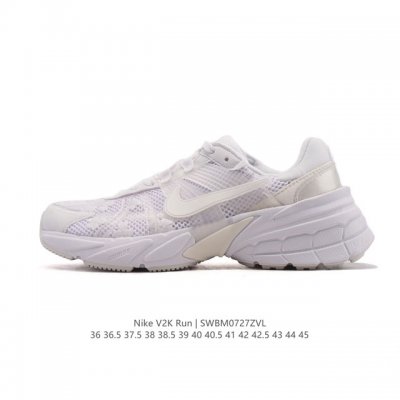 Nike 耐克 V2K Run 减震防滑 复古低帮运动跑步鞋 超火复古跑鞋，采用太空革组合呼吸网眼布鞋面材质，搭载正确4层组合底模，嵌入Tpu加固稳定模块,双层