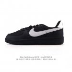 耐克烽火Nike Field General 82 Sp 低帮复古篮球鞋 这款专为烤架战士设计的运动鞋采用 1982 年经典的白 红 黑配色，采用皮革和弹道尼龙