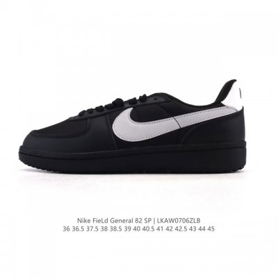 耐克烽火Nike Field General 82 Sp 低帮复古篮球鞋 这款专为烤架战士设计的运动鞋采用 1982 年经典的白 红 黑配色，采用皮革和弹道尼龙