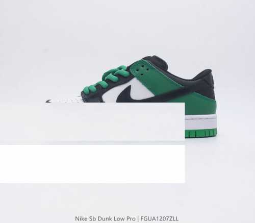 耐克 Nike Sb Dunk Low Pro 男 女滑板鞋 经典复古运动鞋 采用低帮设计，塑就经典 Dunk 风格。鞋垫后跟搭载 Zoom Air 气垫，加衬