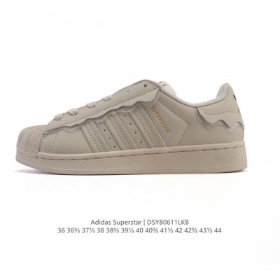 真标 阿迪达斯 Adidas Superstar 2025年新款鞋子 蛇年新款经典贝壳头系列 新款休闲板鞋潮流男女士运动鞋。鞋面柔软皮革拼接材质 标志性的贝壳鞋