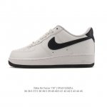 耐克 Nike Air Force 1 '07 Low 空军一号含气垫 低帮 小白鞋 百搭厚底增高休闲运动板鞋。柔软、弹性十足的缓震性能和出色的中底设计，横跨复