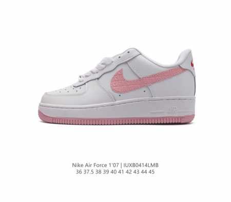 二层皮 耐克 Nike Air Force 1 '07 Low 空军一号含气垫 低帮百搭厚底增高休闲运动板鞋。柔软、弹性十足的缓震性能和出色的中底设计，横跨复古 - 点击图像关闭