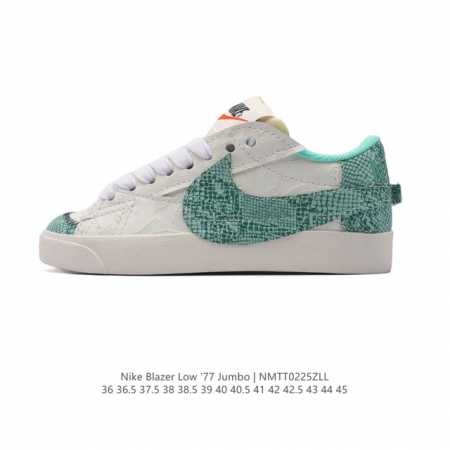 耐克 Nike Blazer Low '77 Jumbo 运动鞋，抓地板鞋，革新重塑经典街头人气鞋款，采用人气传统外观，巧搭大号耐克勾勾设计和宽大鞋带。柔软泡绵 - 点击图像关闭