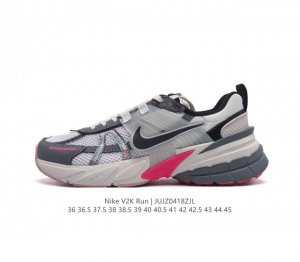 Nike 耐克 V2K Run 减震防滑 复古低帮跑步鞋 超火复古跑鞋，采用太空革组合呼吸网眼布鞋面材质，搭载正确4层组合底模，嵌入tpu加固稳定模块,双层md