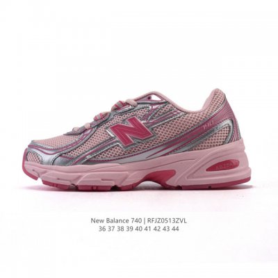 new Balance Mr740 Nb新百伦系列复古老爹风休闲运动慢跑鞋。采用轻质牛剖革拼接透气网眼衬垫织物鞋面材质 T-Beam大底提供足步弓支撑 保持步态